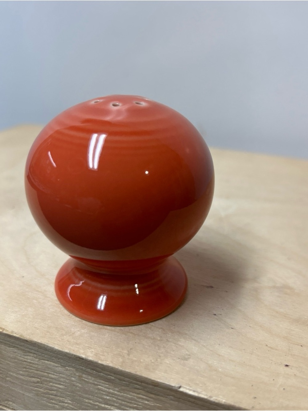Vintage Fiestaware Round Ball Bulb Salt OR Pepper Shakers Orange‎ Rubber Stopper